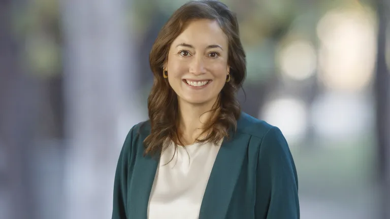 Dr. Lindsay Hampson