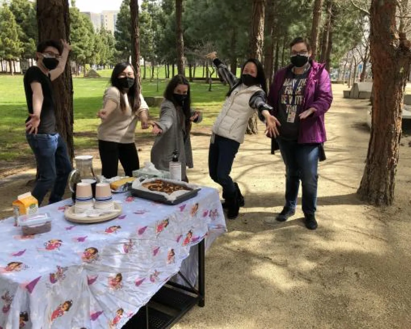 group potluck outside